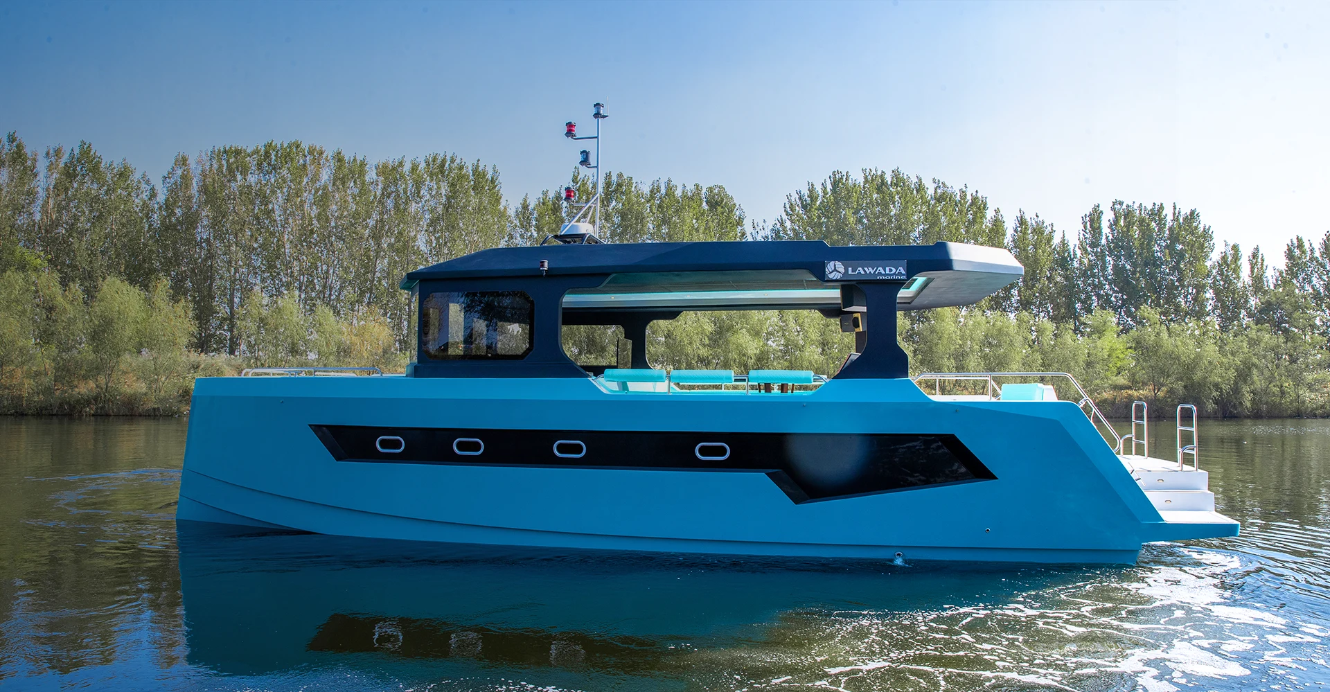 អ្នកផ្គត់ផ្គង់ Yacht ពាណិជ្ជកម្ម