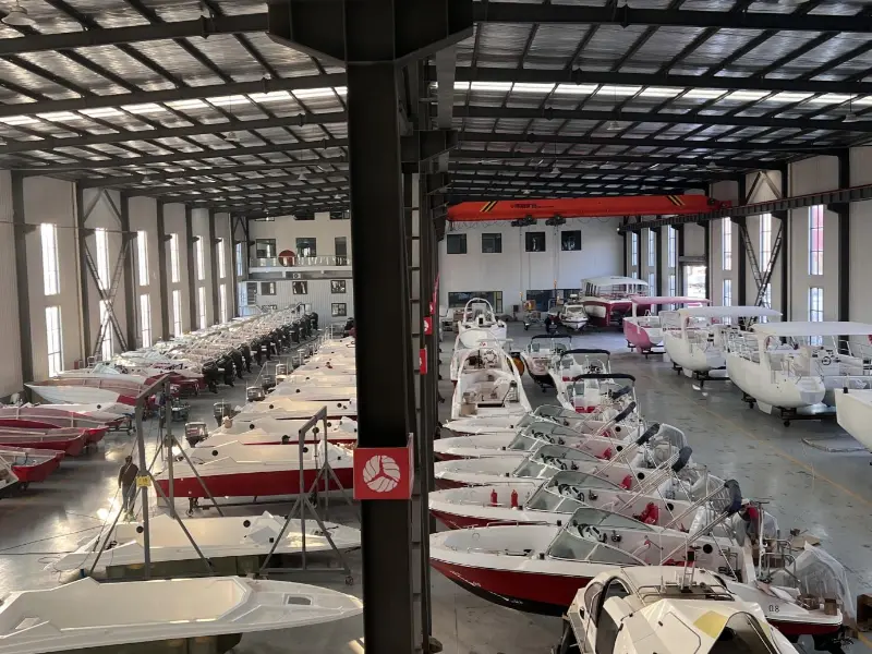 Yaicada® Yacht នឹងផ្តល់ជូន 42 ឈុតដែលផលិតតាមដងផ្លូវដែលផលិតដោយឡែកត្រូវបានរចនាឡើងយ៉ាងពិសេសសម្រាប់លក្ខខណ្ឌទឹករបស់ភ្នំជីជីភ្នំ។